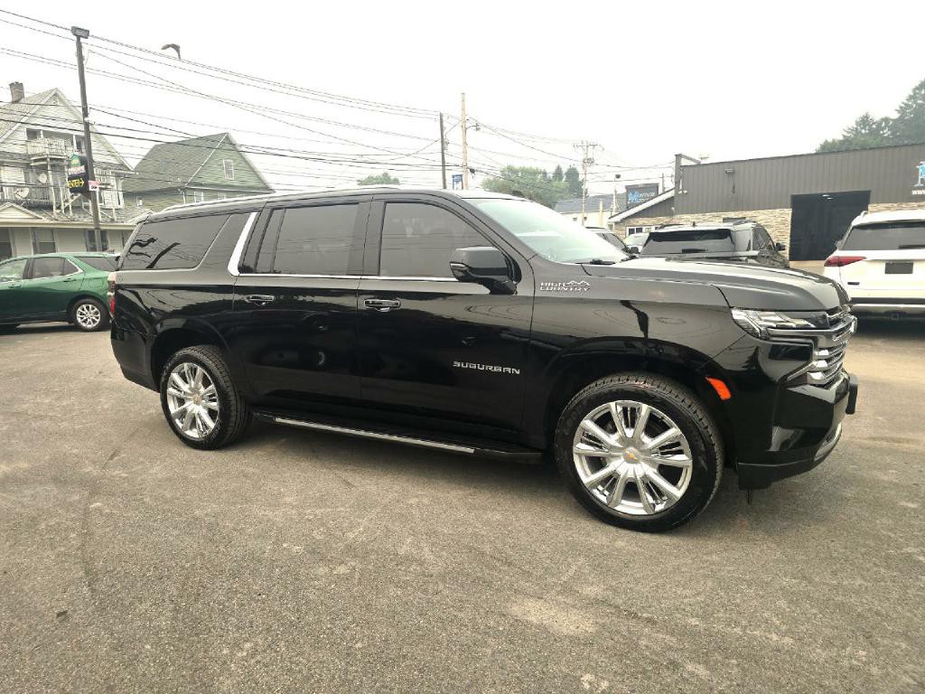 2023 Chevrolet Suburban Image 6