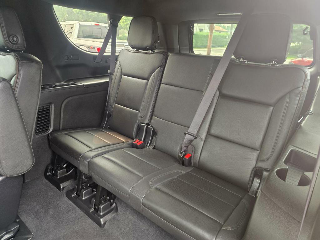 2023 Chevrolet Suburban Image 15