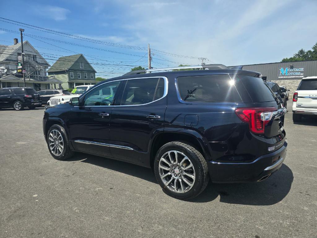 2022 GMC Acadia Image 4