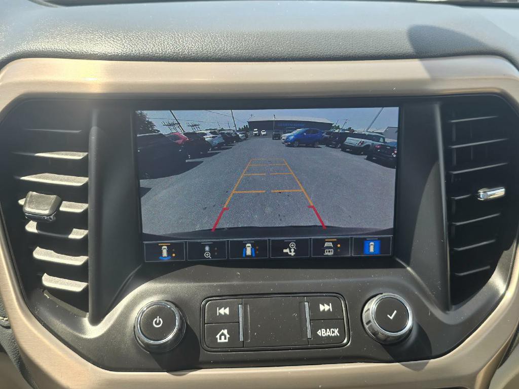 2022 GMC Acadia Image 10