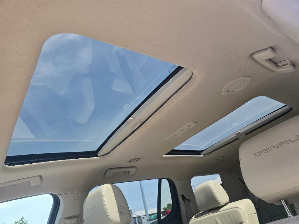 2022 GMC Acadia Image 13