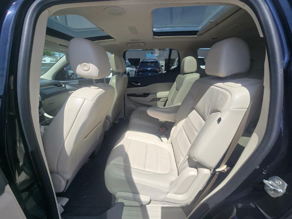 2022 GMC Acadia Image 14
