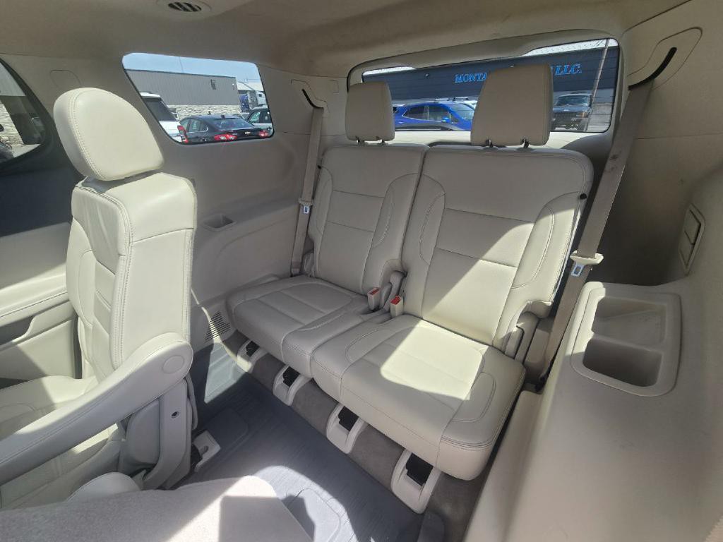 2022 GMC Acadia Image 15
