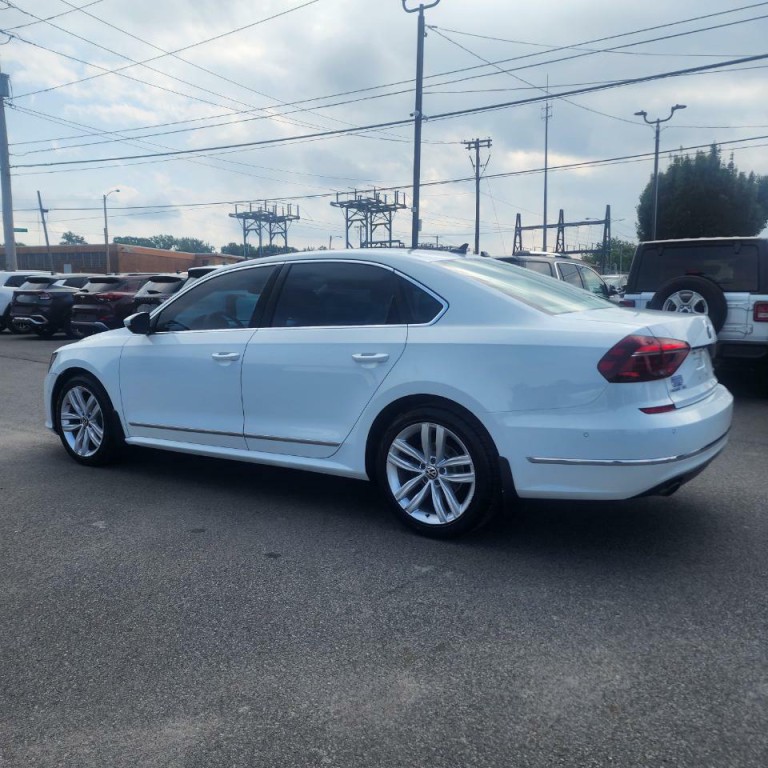 2017 Volkswagen Passat Image 4