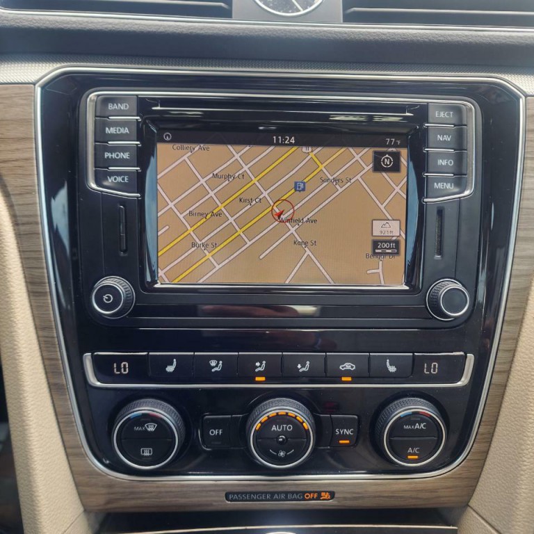 2017 Volkswagen Passat Image 13