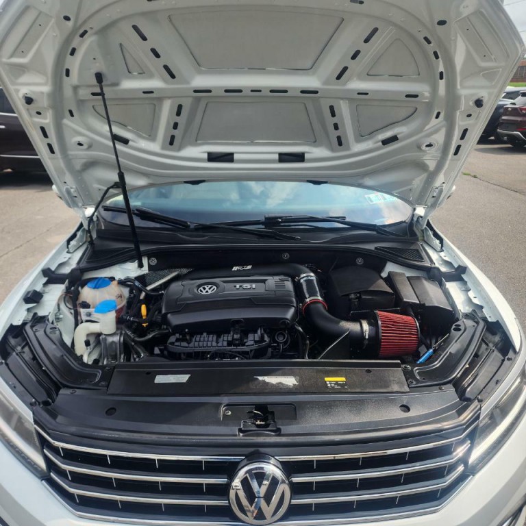 2017 Volkswagen Passat Image 19