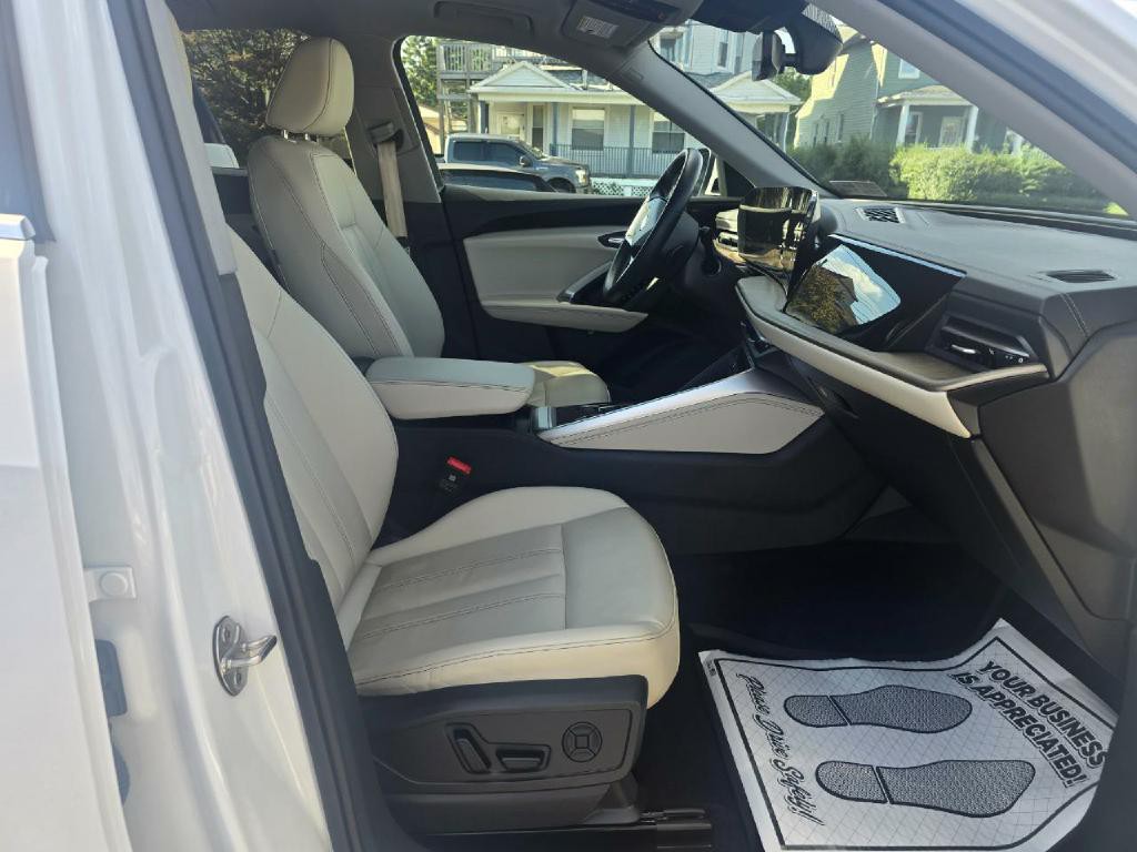 2025 Audi Q5 Image 17