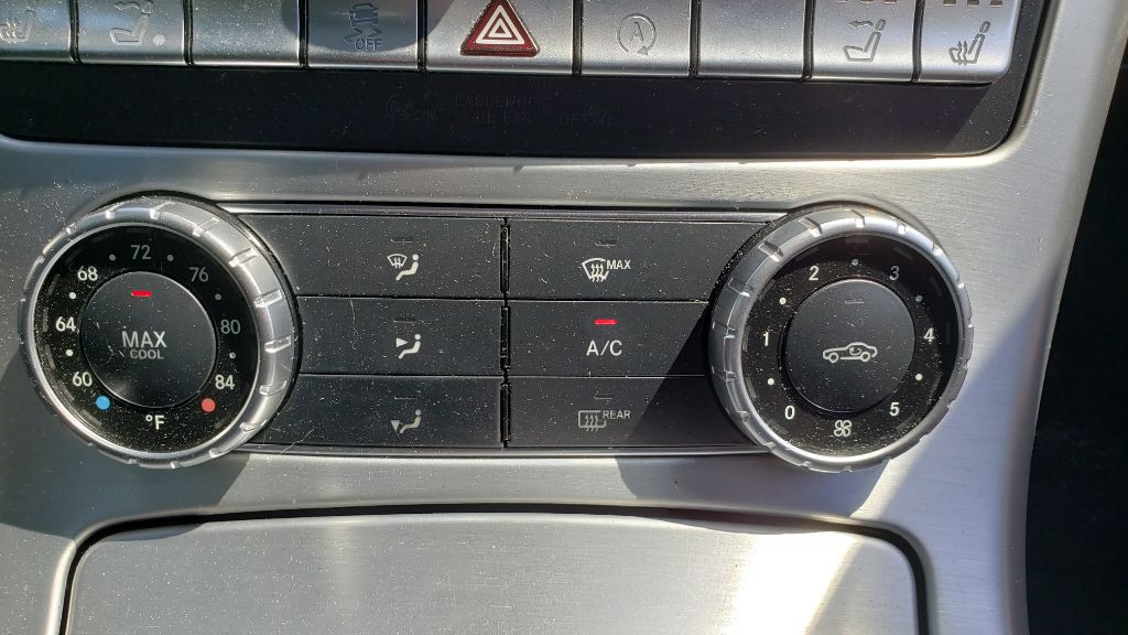 2016 Mercedes-Benz SLK-Class Image 26