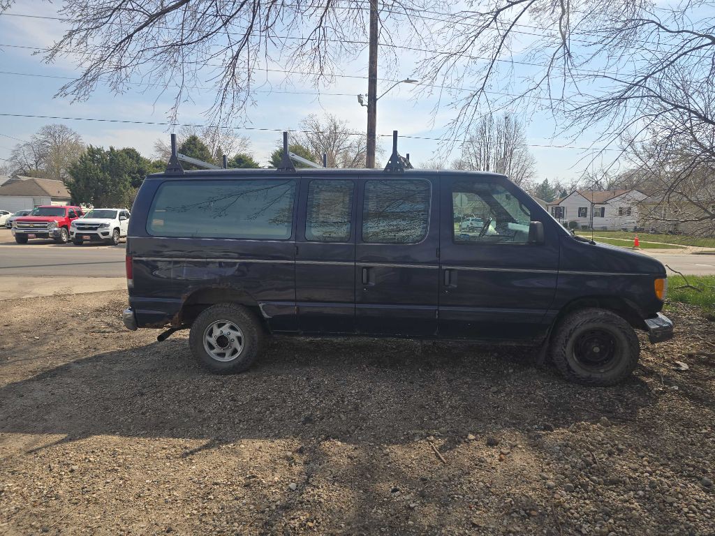 1995 Ford E-150 Image 1