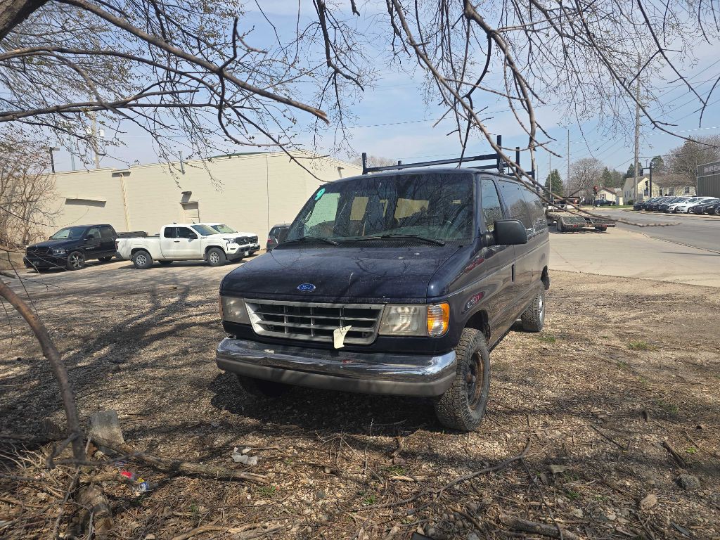 1995 Ford E-150 Image 10