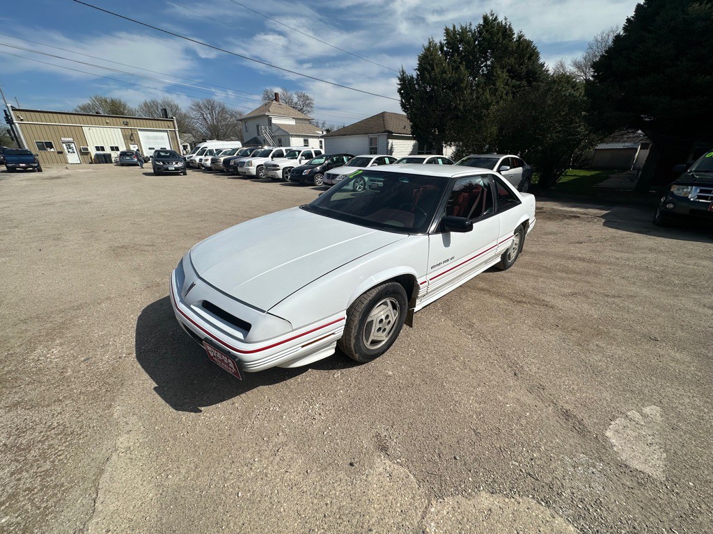 1992 Pontiac Grand Prix Image 1