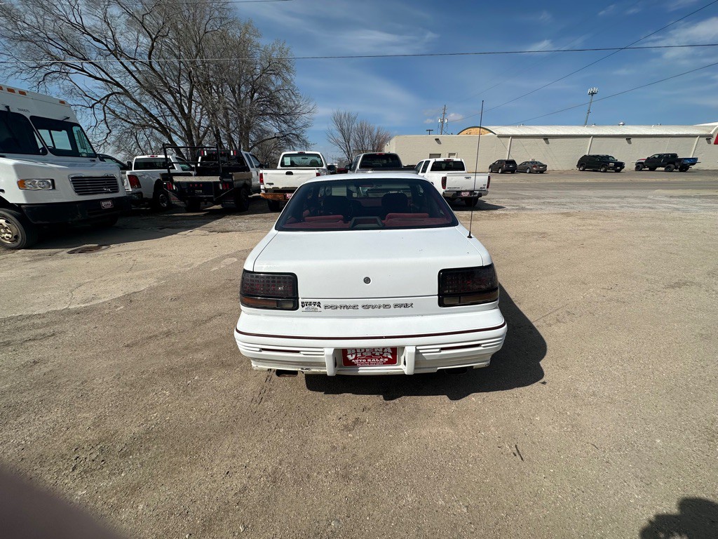 1992 Pontiac Grand Prix Image 4