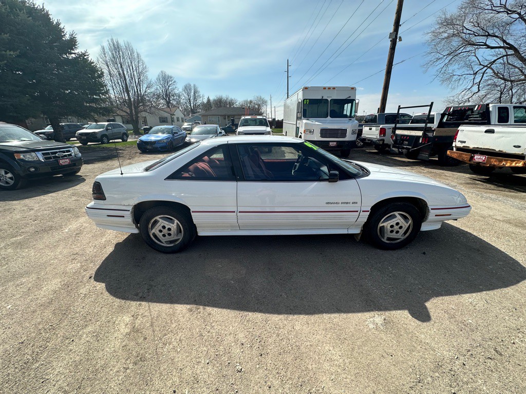1992 Pontiac Grand Prix Image 6