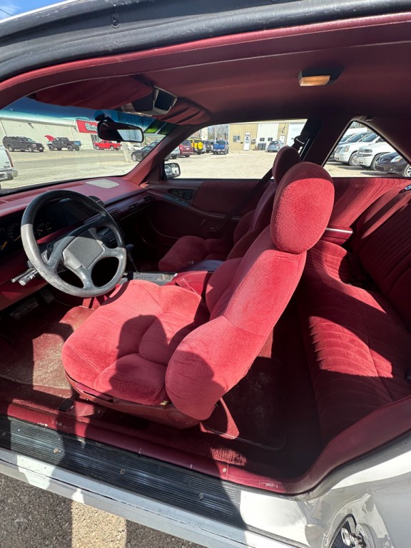 1992 Pontiac Grand Prix Image 10