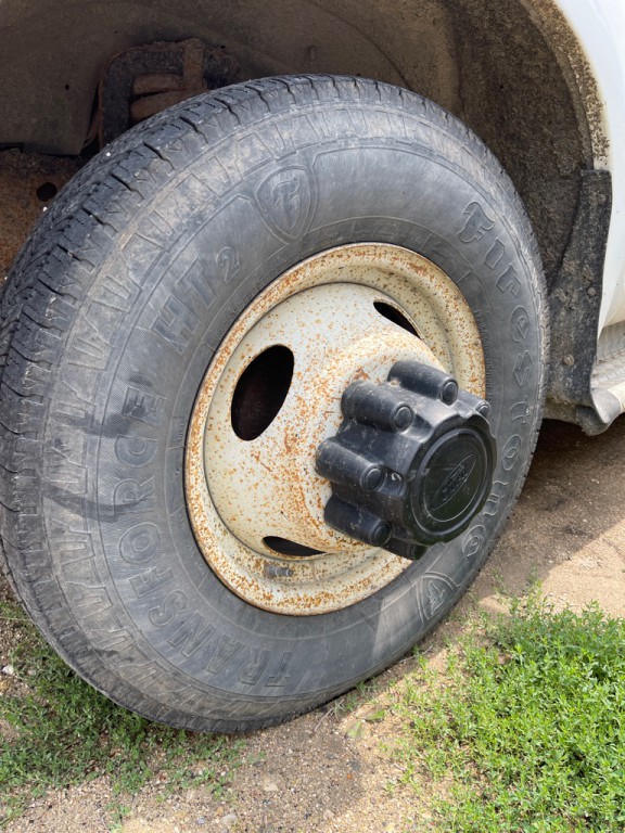 2000 Ford F-350 Image 2