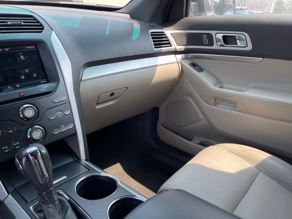 2013 Ford Explorer Image 8