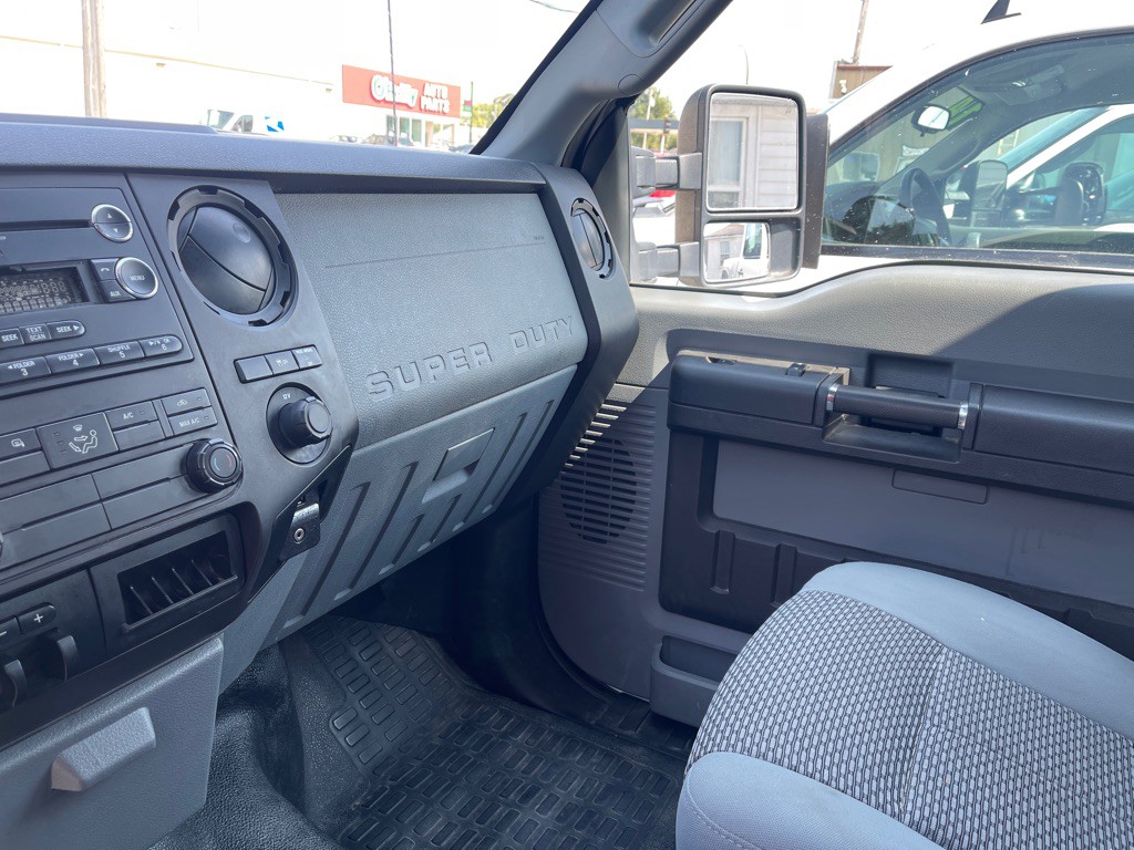 2011 Ford F-250 Image 6