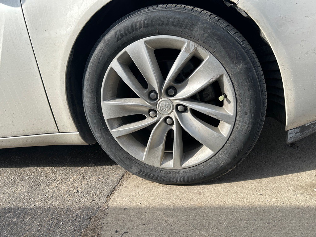 2014 Buick Regal Image 7