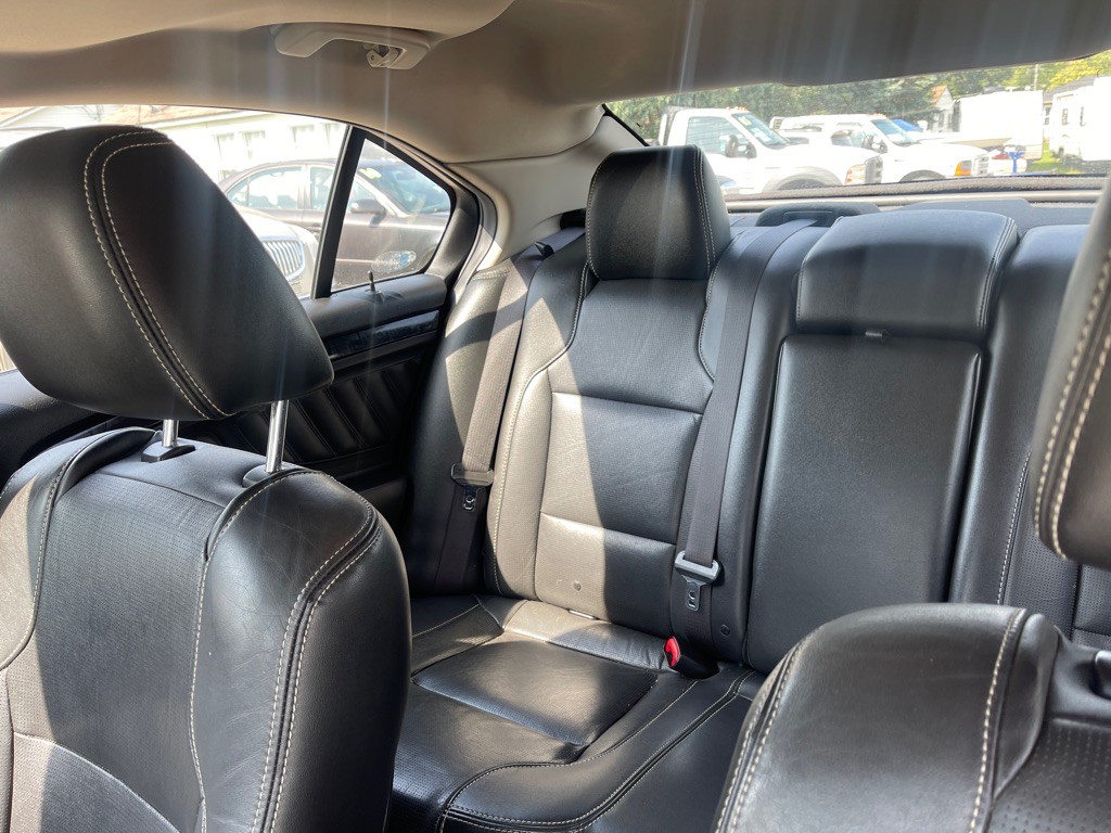 2012 Ford Taurus Image 8