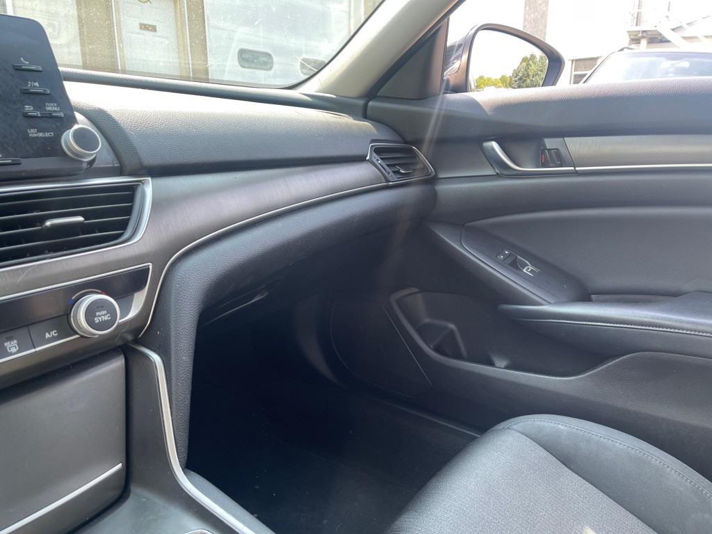 2018 Honda Accord Image 9