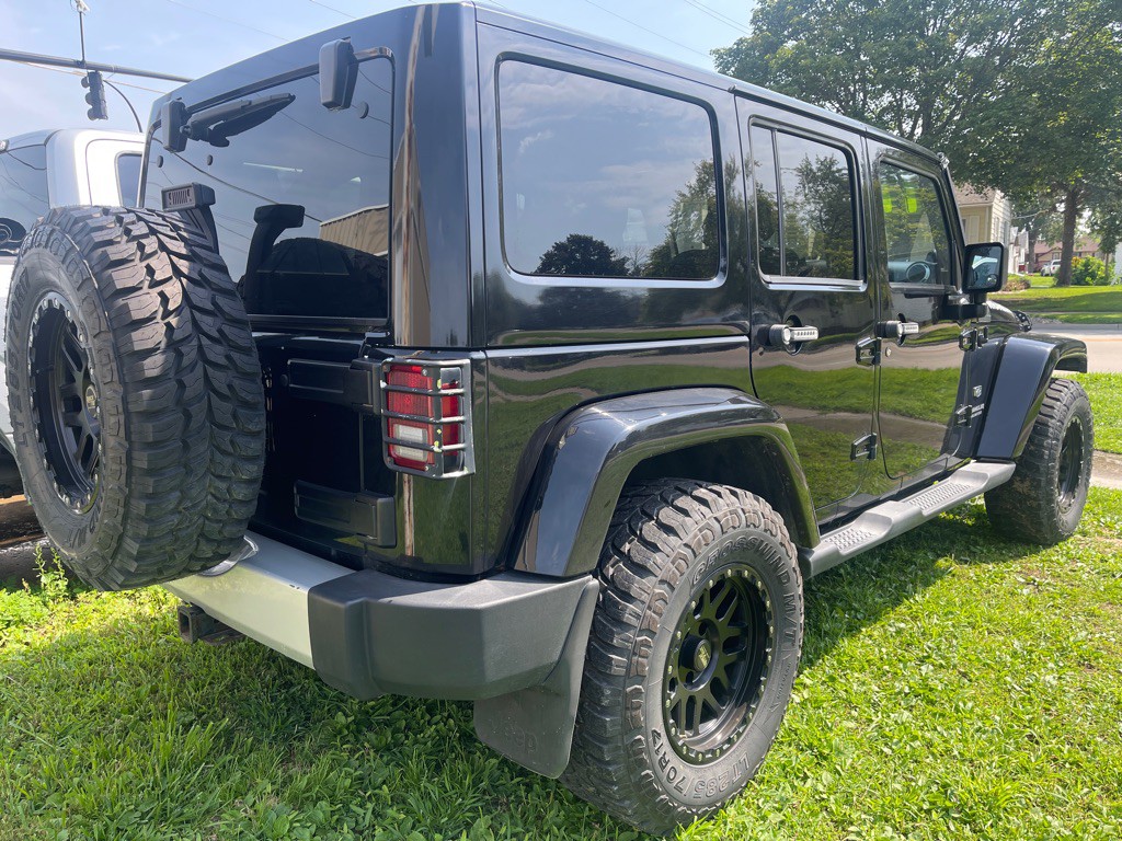 2011 Jeep Wrangler Unlimited Image 3