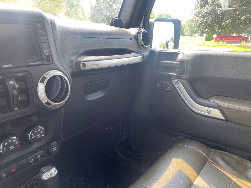 2011 Jeep Wrangler Unlimited Image 8