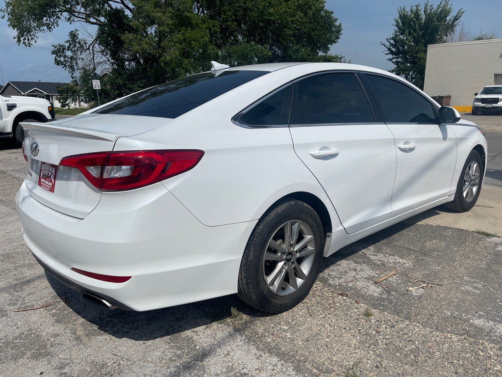 2015 Hyundai Sonata Image 2