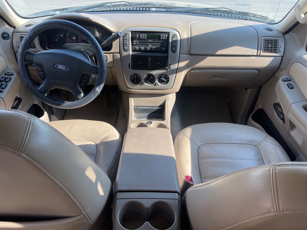 2005 Ford Explorer Image 4