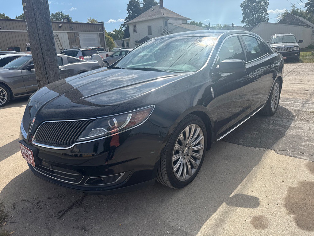 2016 Lincoln MKS Image 2