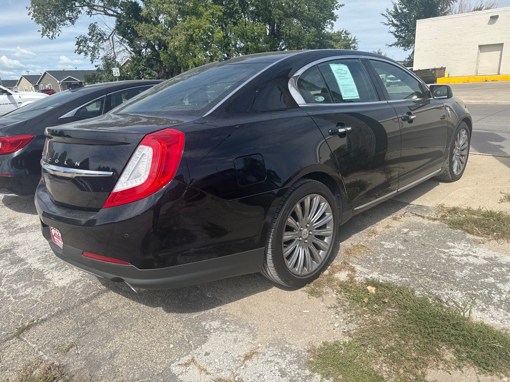 2016 Lincoln MKS Image 4