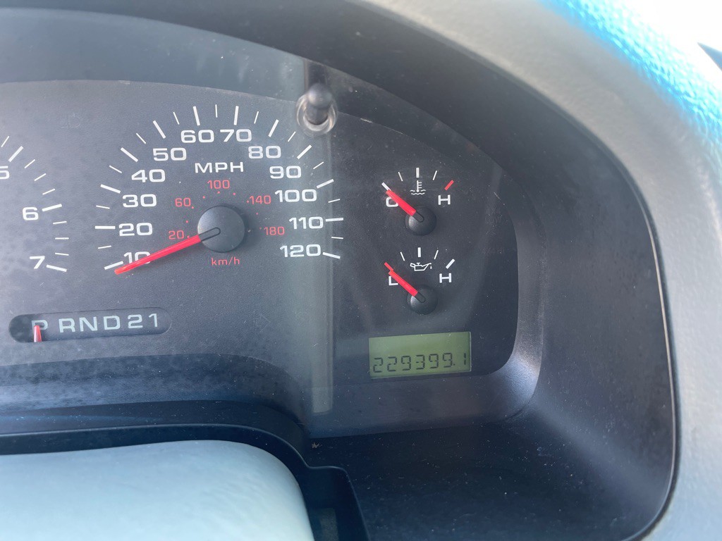 2005 Ford F-150 Image 2