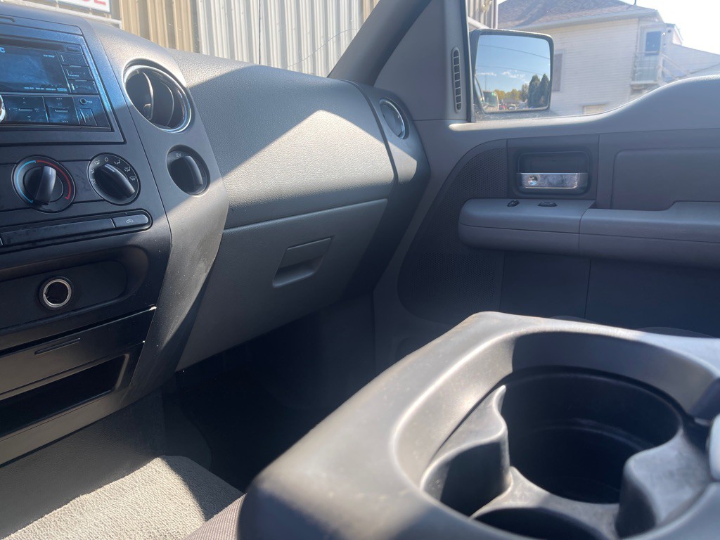2005 Ford F-150 Image 4