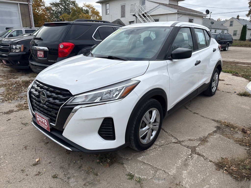 2021 Nissan Kicks Image 1