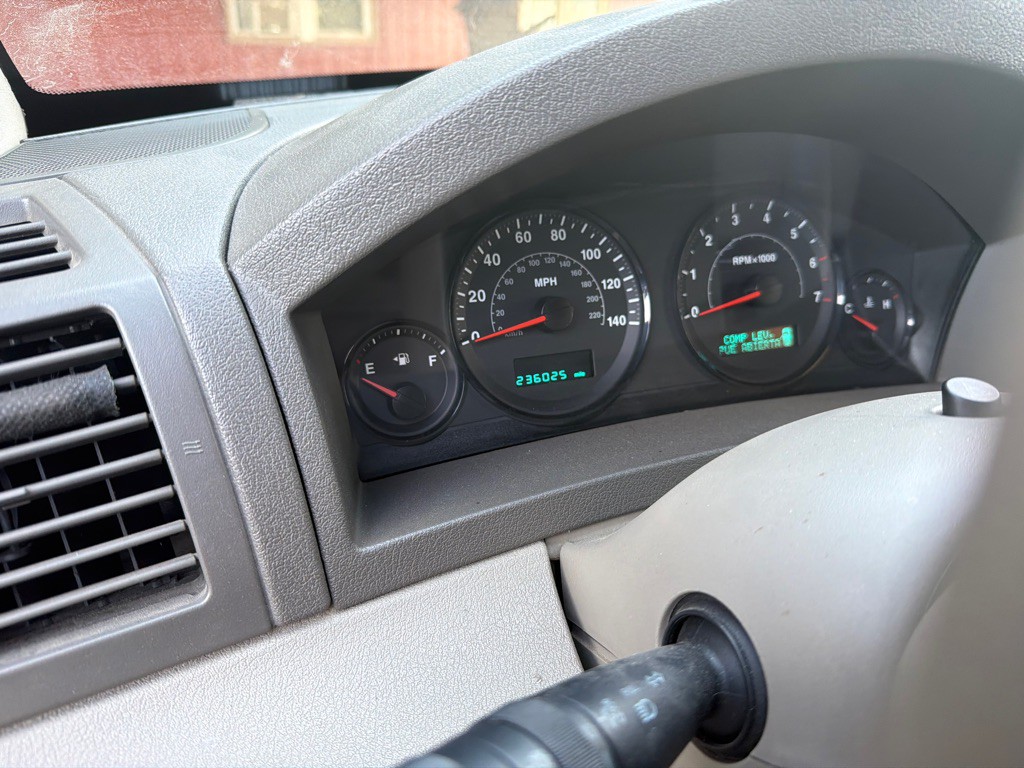 2006 Jeep Grand Cherokee Image 8