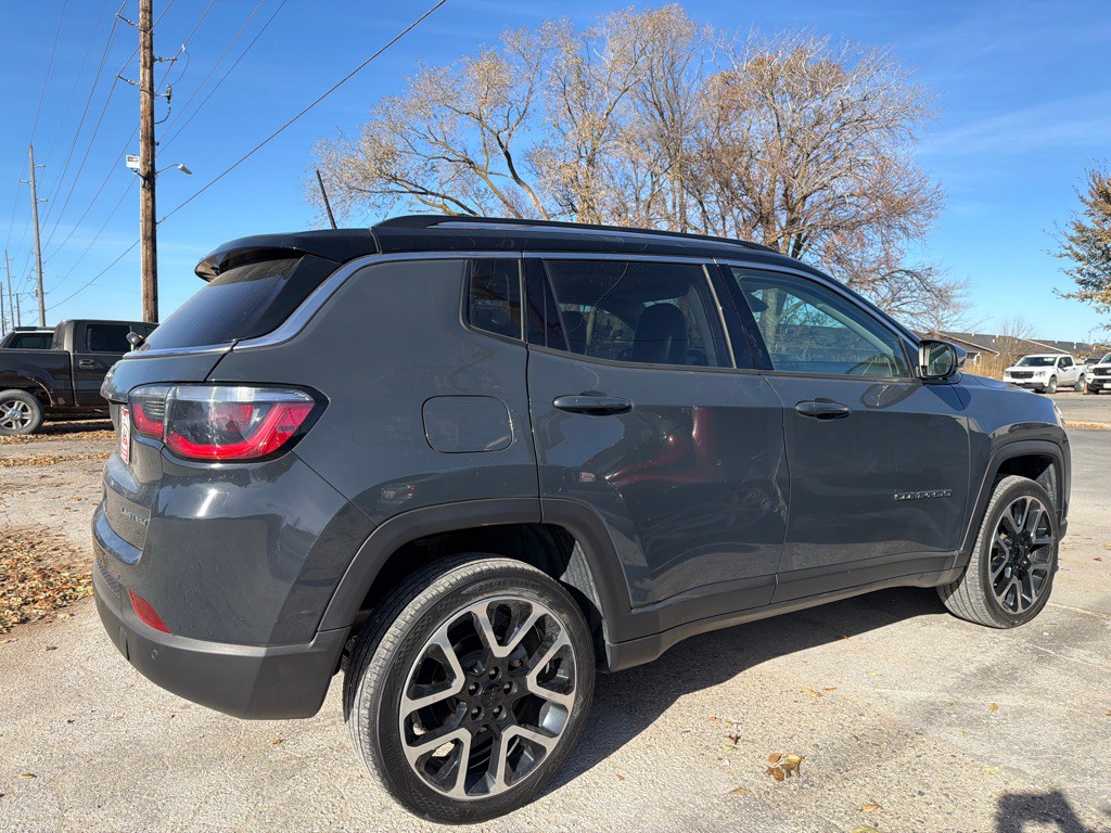 2017 Jeep Compass Image 3