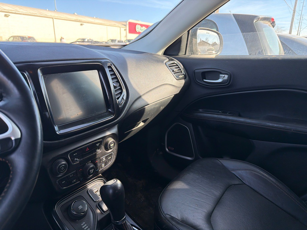 2017 Jeep Compass Image 6