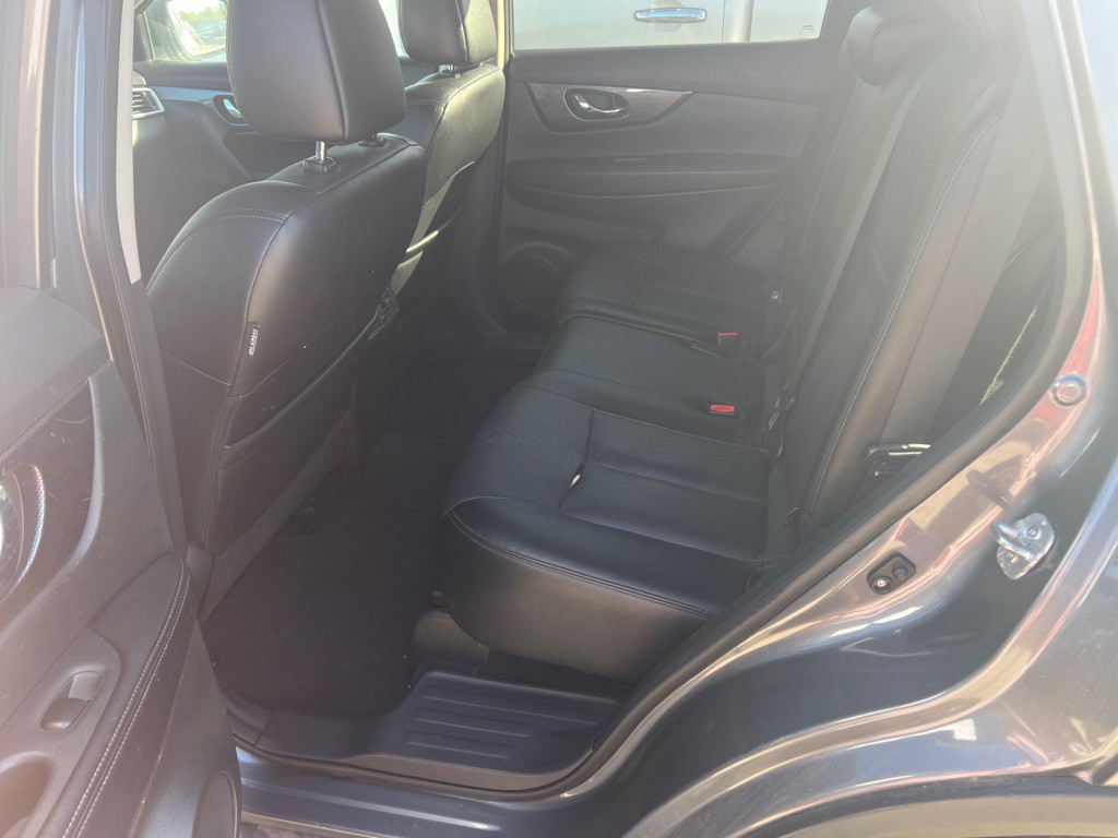 2016 Nissan Rogue Image 9
