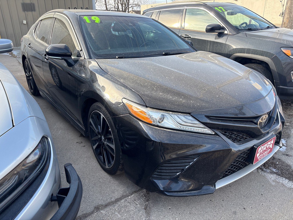 2019 Toyota Camry Image 2