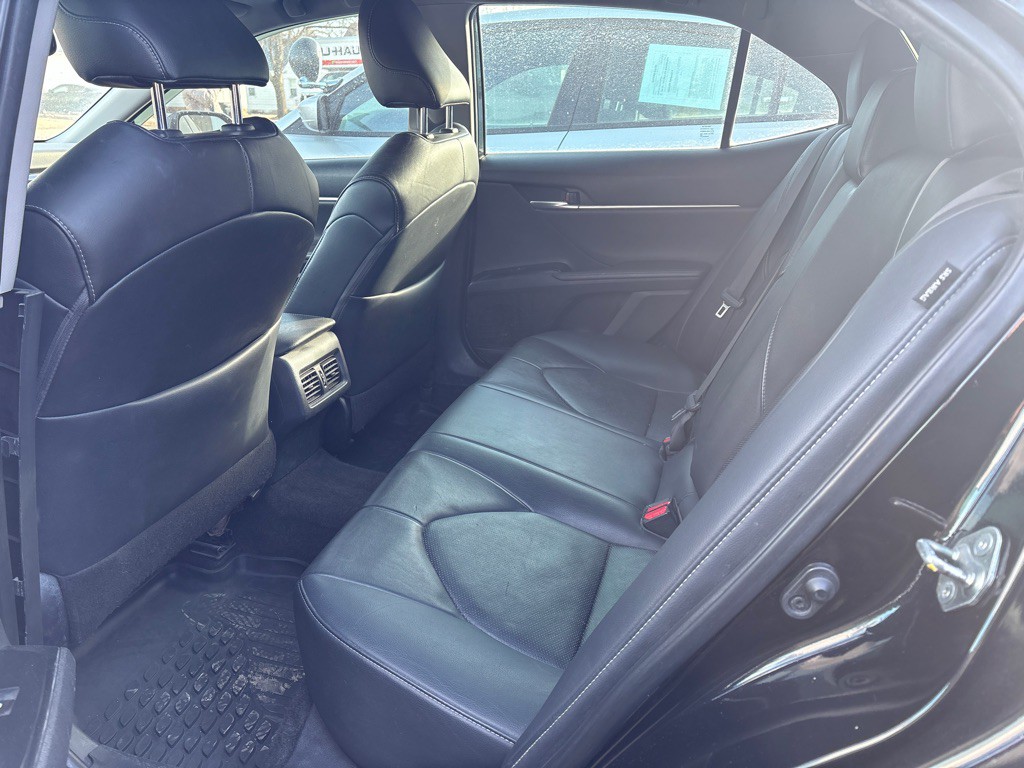 2019 Toyota Camry Image 8