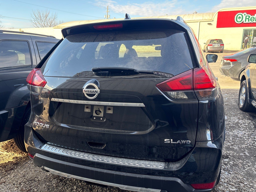 2017 Nissan Rogue Image 5