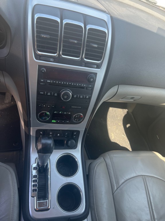 2008 GMC Acadia Image 6