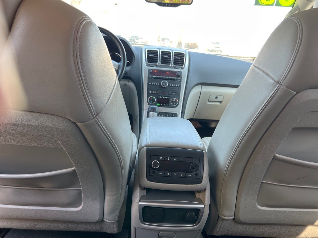 2008 GMC Acadia Image 9