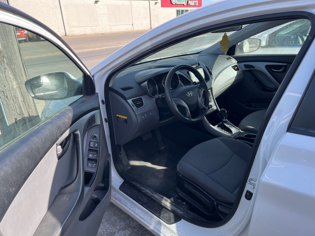 2014 Hyundai Elantra Image 4