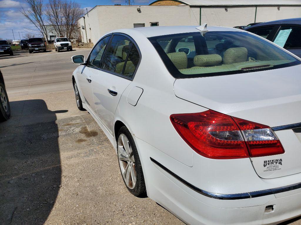 2013 Hyundai Genesis Image 7