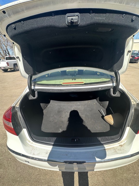 2013 Hyundai Genesis Image 20