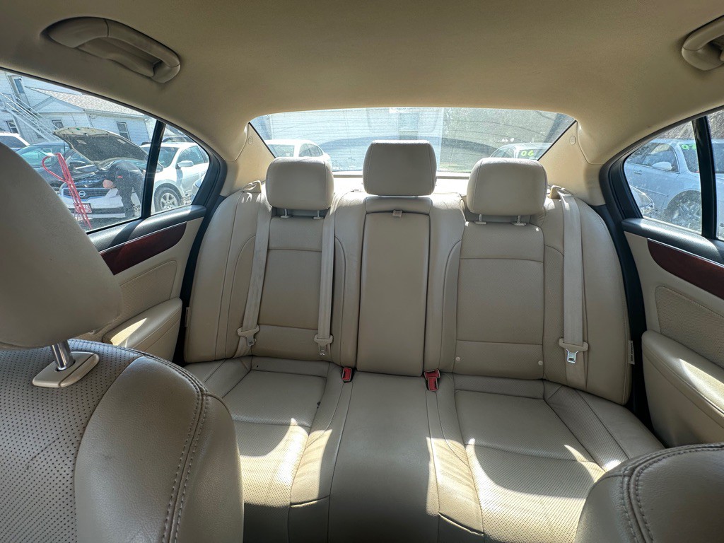2013 Hyundai Genesis Image 22
