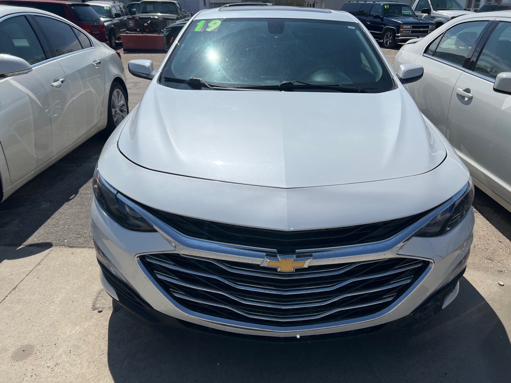 2019 Chevrolet Malibu Image 1