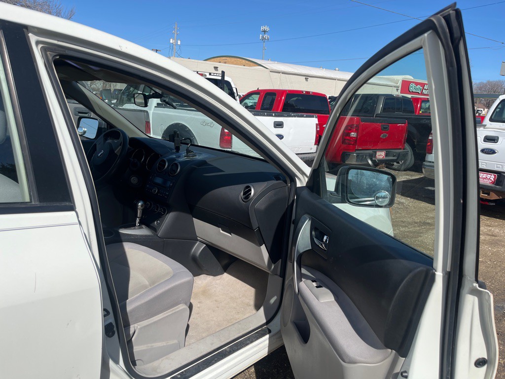 2009 Nissan Rogue Image 4