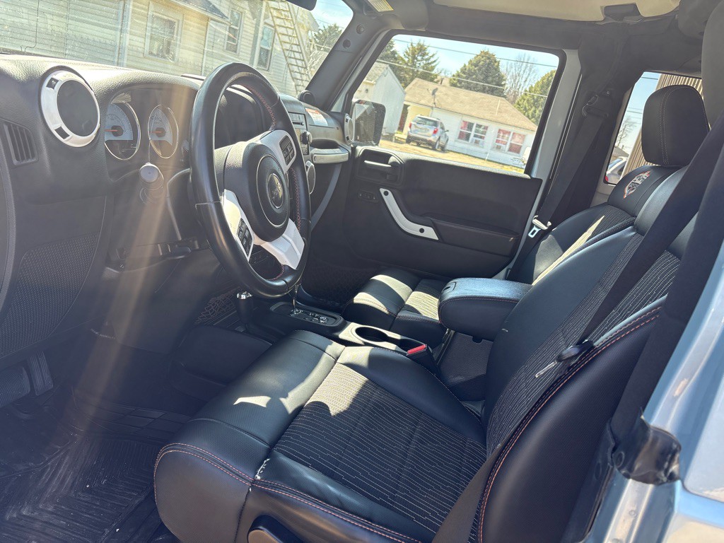 2012 Jeep Wrangler Image 7
