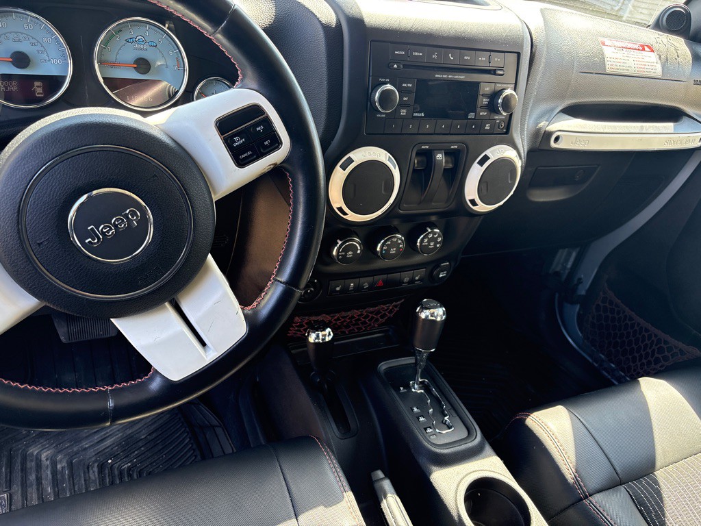 2012 Jeep Wrangler Image 8